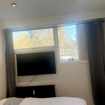 New - Close To Center Apartment